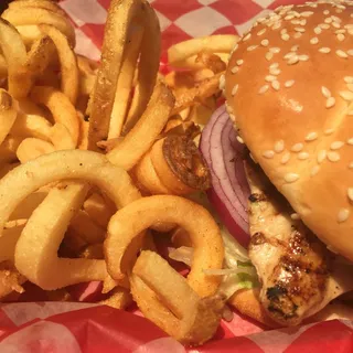 1253. Guacamole Chicken Sandwich