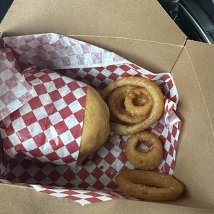 Cheese burger and onion rings