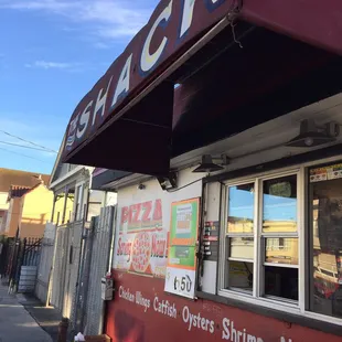 the outside of the restaurant