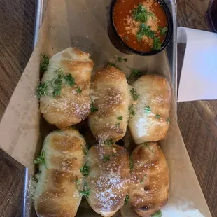 Garlic knots (pepperoni rolls) amazing