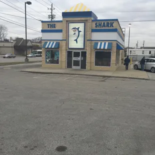 Been *ucking wit #ThaShark now non stop every night lol .!. Lol jordans watch out lol #AndImGone