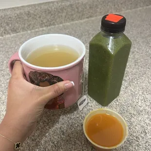 Green detox smoothie, hot lemon tea, ginger shot!!