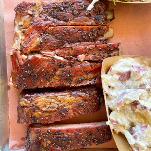 Pork ribs, potato salad