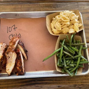 Chicken with green beans and Mac and cheese