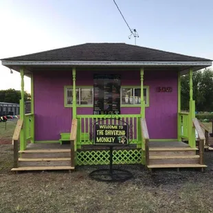 The Shivering Monkey &amp; Savage Joe's Snow Cones and Coffee Shop