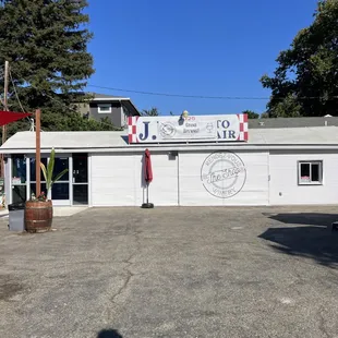 Temporary sign; don't blink or you'll miss this gem!