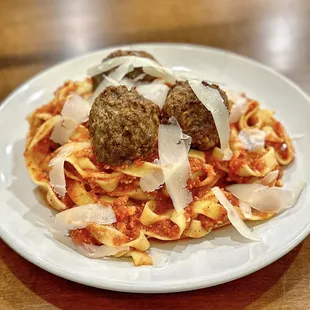 Fettuccine &amp; Meatballs