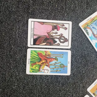 Showing how different decks are illustrated but similar to know it's the same meaning.