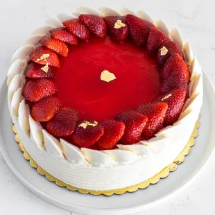 Strawberry Mascarpone Cake