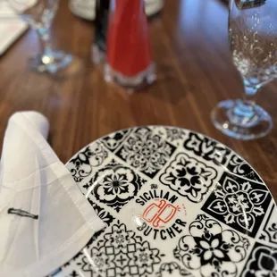 Table setting is adorable