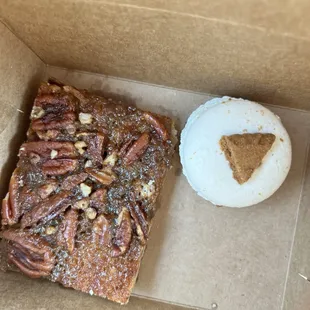 Pecan pie bar and Biscoff Macaron
