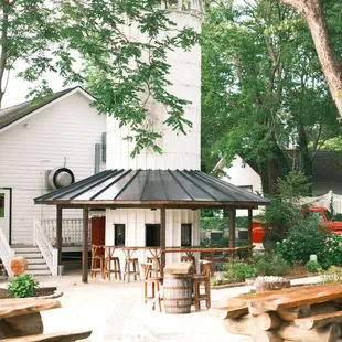 the outdoor dining area