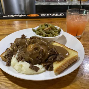 Open-Faced Roast Beef Sandwich with Green Beans and Mashed Potatoes
