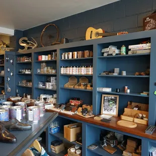 Men's gifts and lifestyle goods