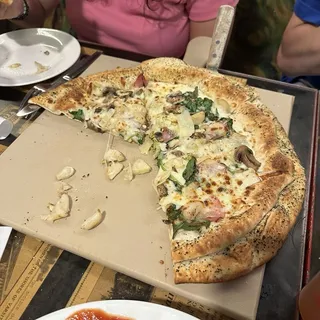 GARLIC PARMESAN WHITE ZA (MEDIUM)