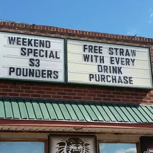 he front of a restaurant