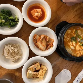 43. Dumplings Tofu Soup