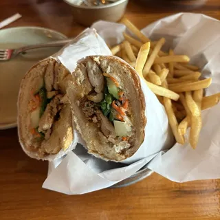 SANDWICH -LEMONGRASS CHICKEN