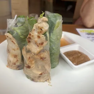 SPICY LEMONGRASS CHICKEN SALAD & AVOCADO