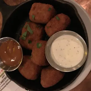 The Six Mac N Cheese Fritters