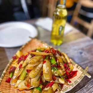 spicy razor clams (辣炒蛏子)