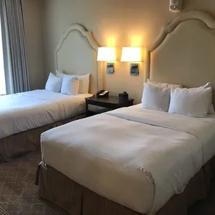 Recently renovated hotel while keeping the historic design theme throughout the building. Rooms had very comfortable beds.