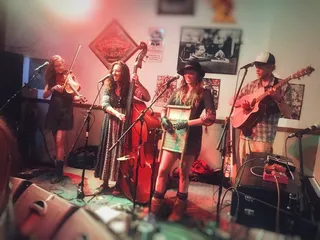 Victoria Hotel & Tavern