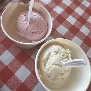 Gelato- strawberry and cheesecake