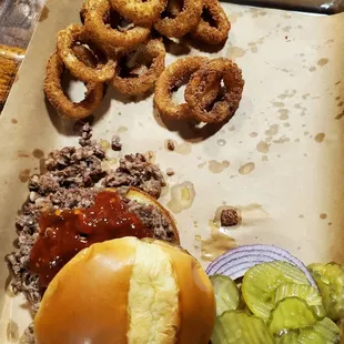 Bvq sandwich with onion rings