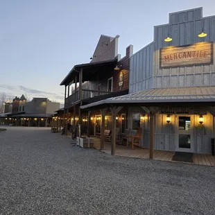 Great little Saloon feel.  Worth the visit.  Locals, come out and support the Smokin Pig, great restaurant, great service, great food!!!