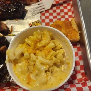 Mac n cheese needs a creamy base w the gouda