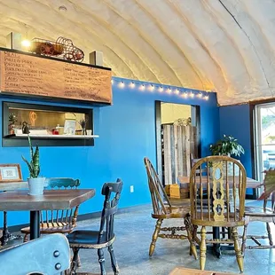 Inside Decor really inviting and home feel.