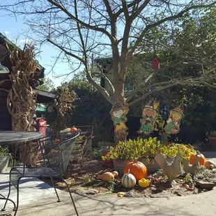 outside, ramen and noodles