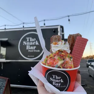 churro fruity pebbles sundae