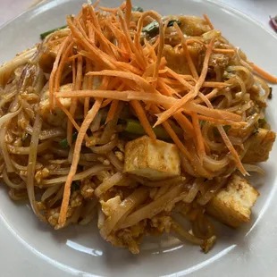 Gluten free pad thai with tofu