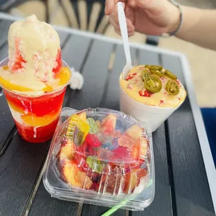 Peaches  and cream , loaded apples and hot Chetto elote