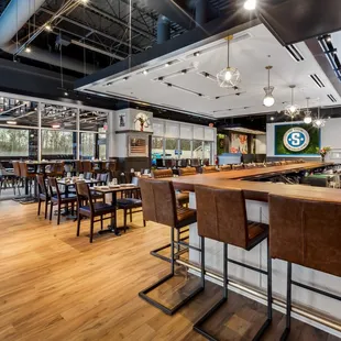 the bar and dining area
