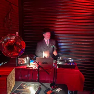 Special Jazz DJ, Jack Shellac