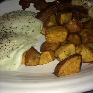 Serving breakfast all day $5!