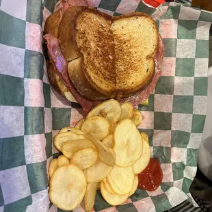 Ruben and cottage fries (aka thick potato chips/fries)