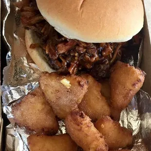 Pull Pork Sandwich &amp; Deep Fried Mac