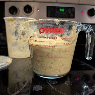After having poured 16 oz, only 12 oz remained. A full 32 oz was paid, but not provided.