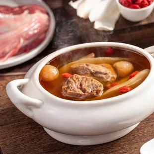 Stewed Soup with Beef Shank, Chinese Yam, and Wolfberry