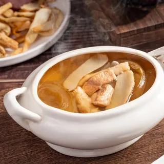 F7. Stewed Soup with Pork Tail, Black Beans. Morinda Root, and Duzhong