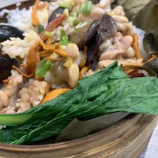 S1. Steamed Rice in Lotus Leaf with Chicken, Shiitake Mushroom, and Jujube