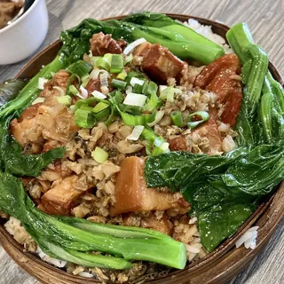 S5. Steamed Rice in Lotus Leaf with Braised Pork and Chinese Preserved Vegetable