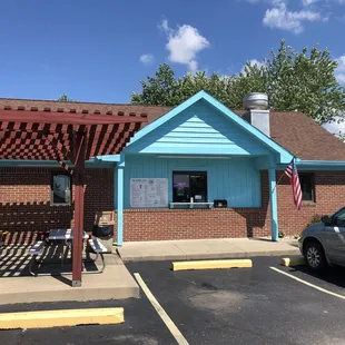 South Pole Drive in also has a sit down area inside that is comfortable &amp; air condition, perfect for hot summer days.