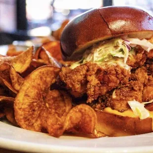 Fried Chicken sandwich | Instagram: slimthiccarbs