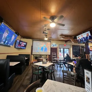 So many tvs
