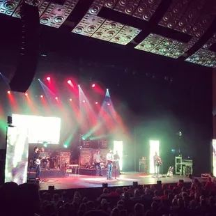 Sounds of Independence :: Josh Turner